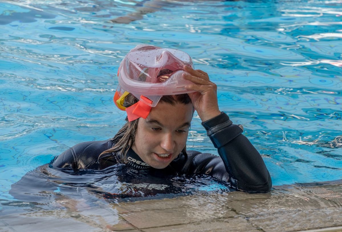 foto di un allieva in acqua 